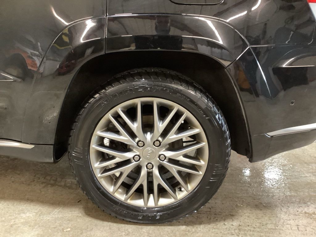 Used 2018 Jeep Grand Cherokee Summit image 11