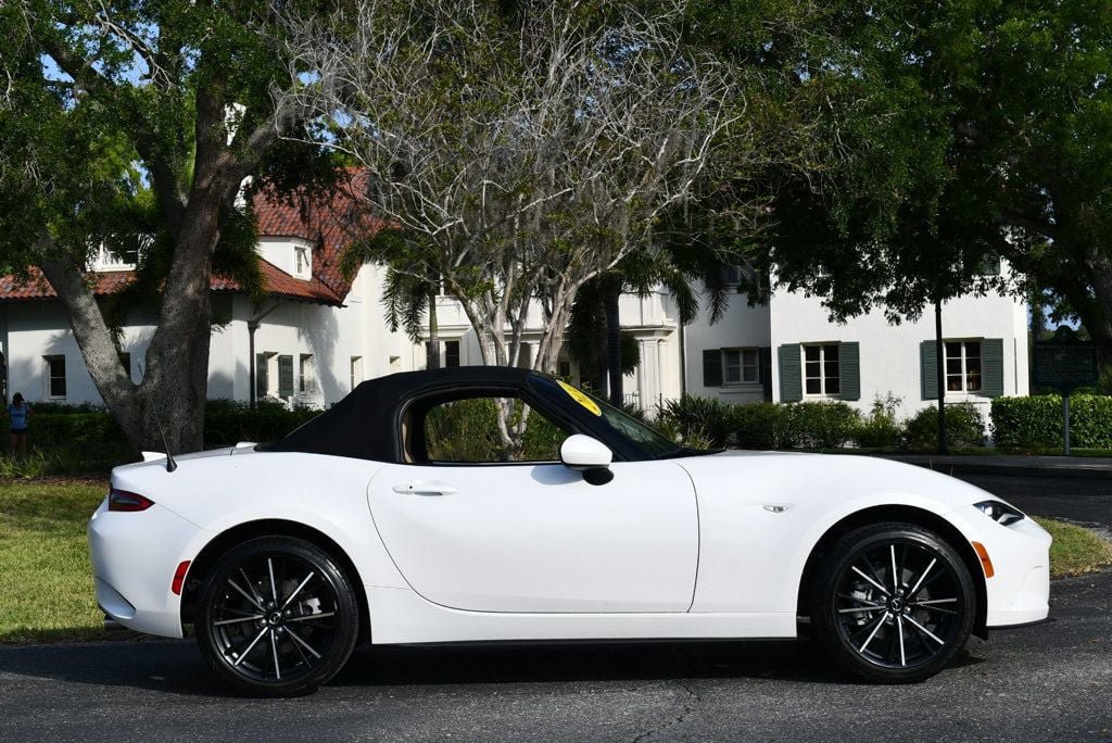 Used 2024 MAZDA MX-5 Miata Grand Touring RWD image 43