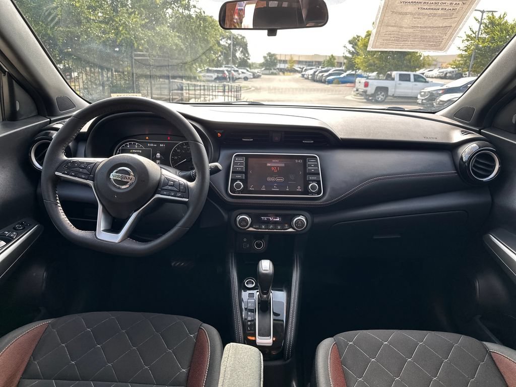 Used 2019 Nissan Kicks SR w/ Exterior Package FWD image 28