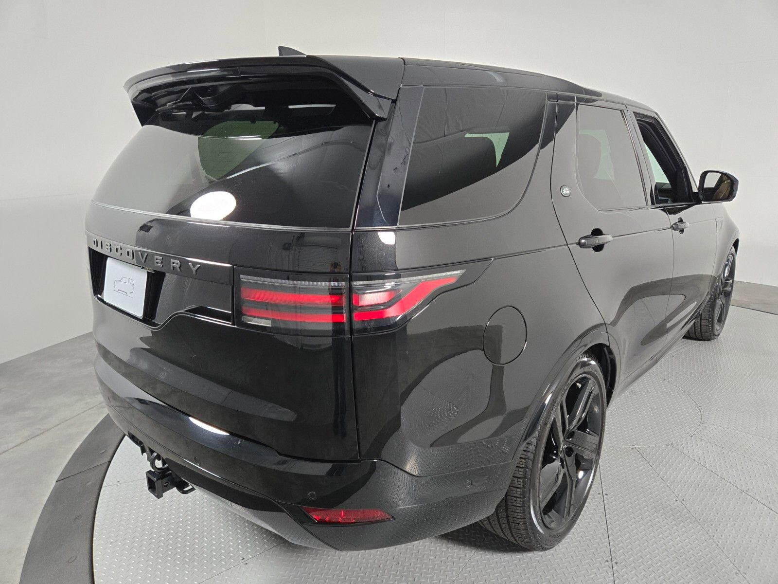 Used 2025 Land Rover Discovery Dynamic SE image 5