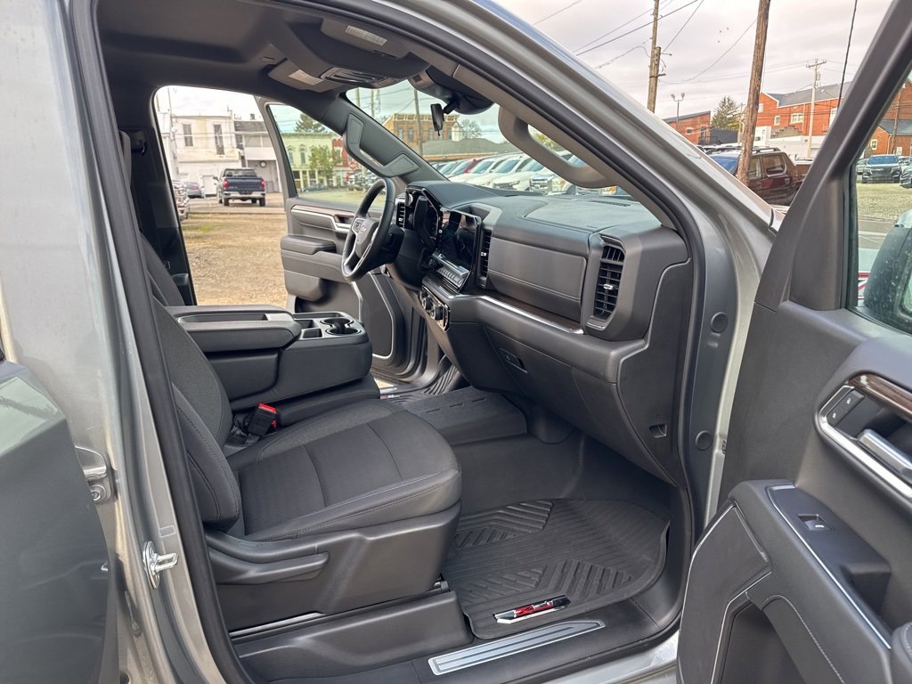 Used 2025 Chevrolet Silverado 1500 LT image 25