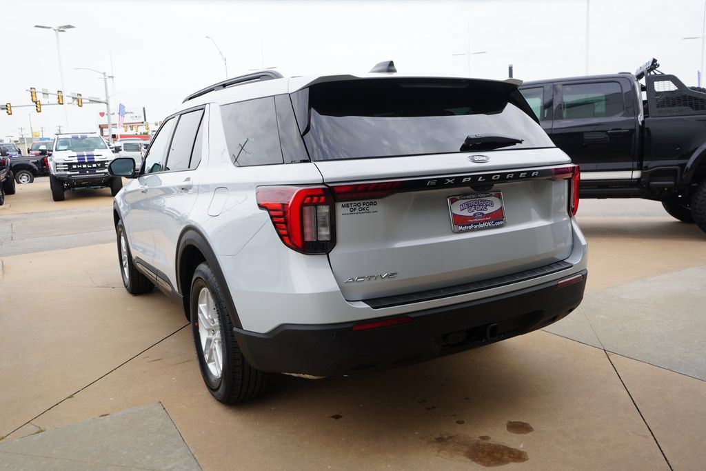 New 2026 Ford Explorer Active RWD image 12