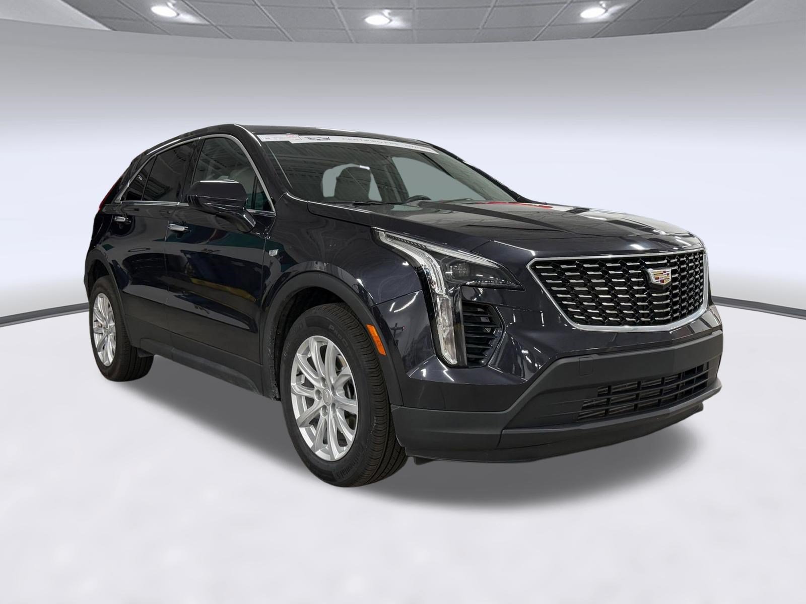 Used 2022 Cadillac XT4 Luxury w/ Driver Awareness Package FWD image 7