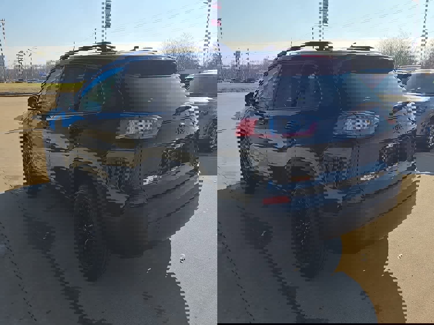 Used 2023 Jeep Cherokee Altitude Lux image 6