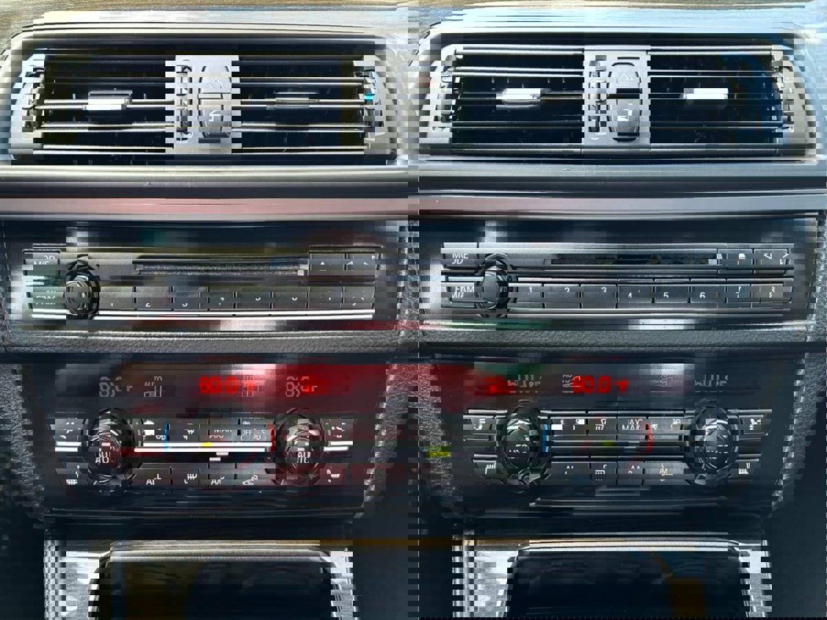 Used 2013 BMW 550i Sedan image 14