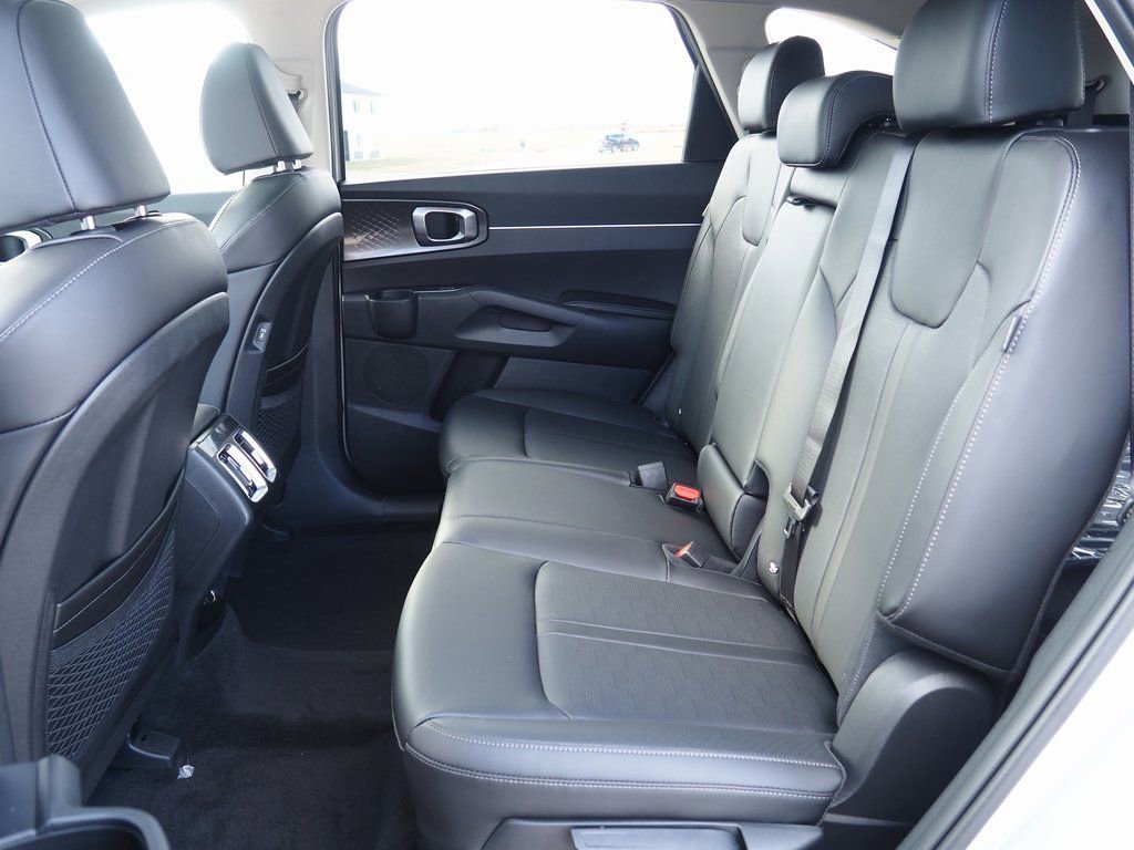 New 2026 Kia Sorento S w/ S Panoramic Sunroof Package image 7