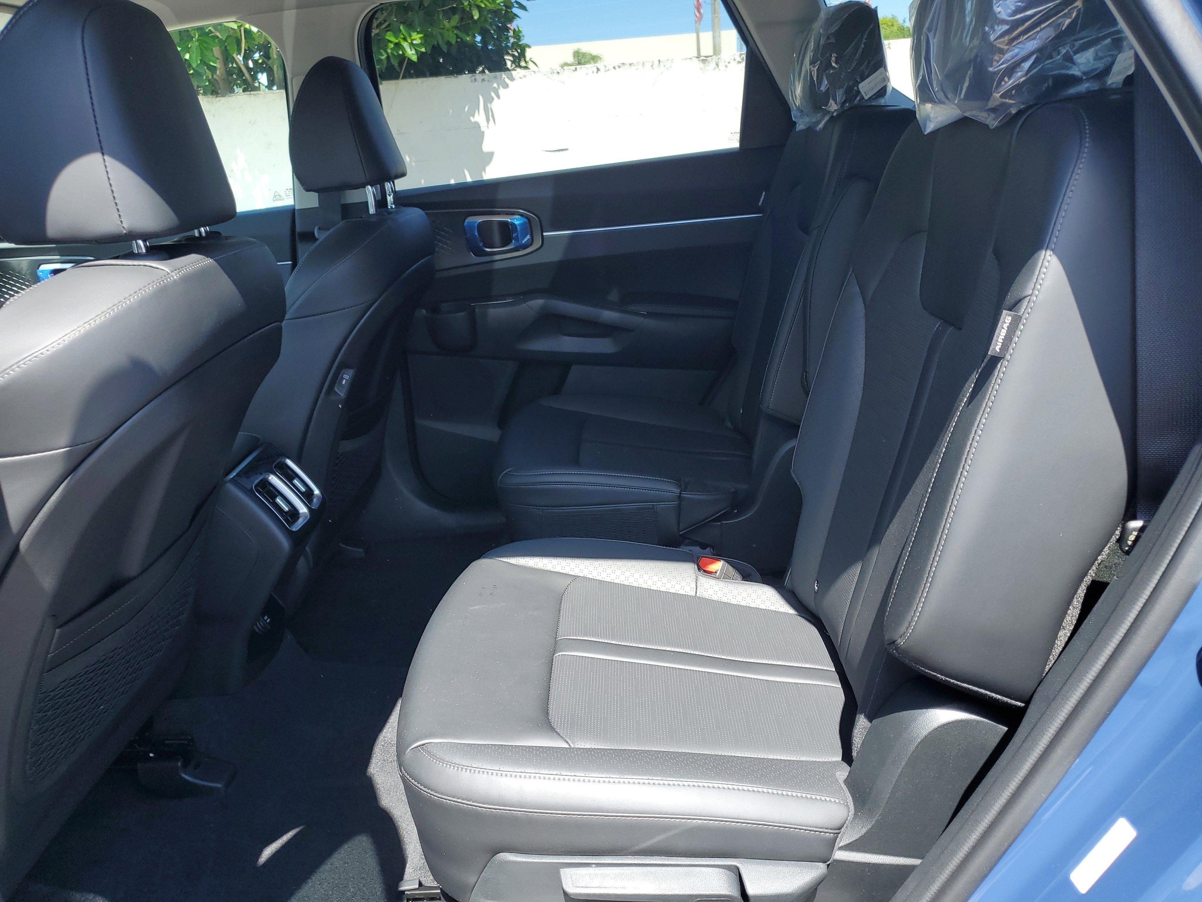 New 2025 Kia Sorento EX image 8