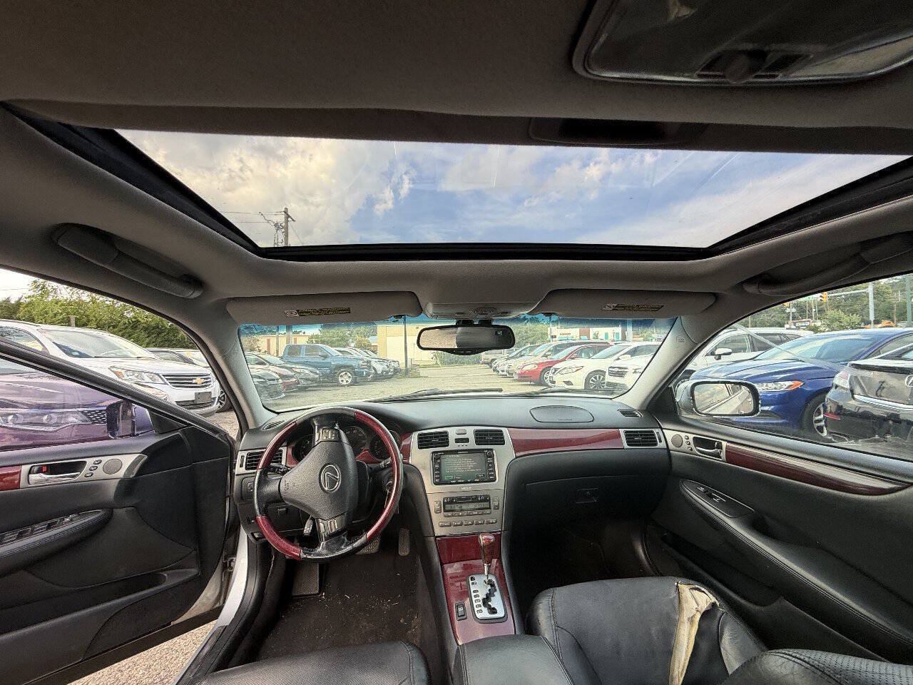 Used 2005 Lexus ES 330 FWD image 12