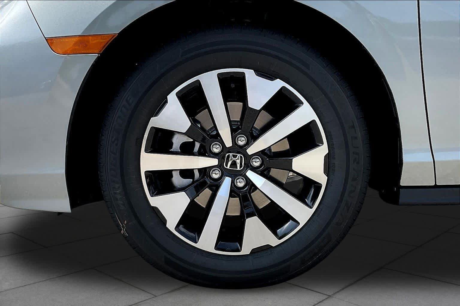 New 2026 Honda Odyssey EX-L image 11