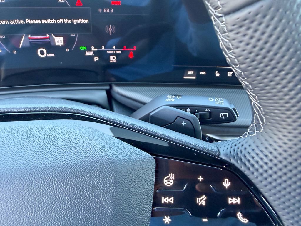 New 2025 Audi SQ5 Prestige image 18