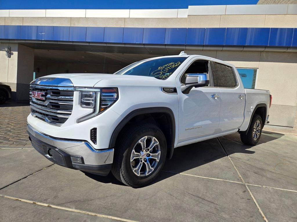 Used 2025 GMC Sierra 1500 SLT image 2