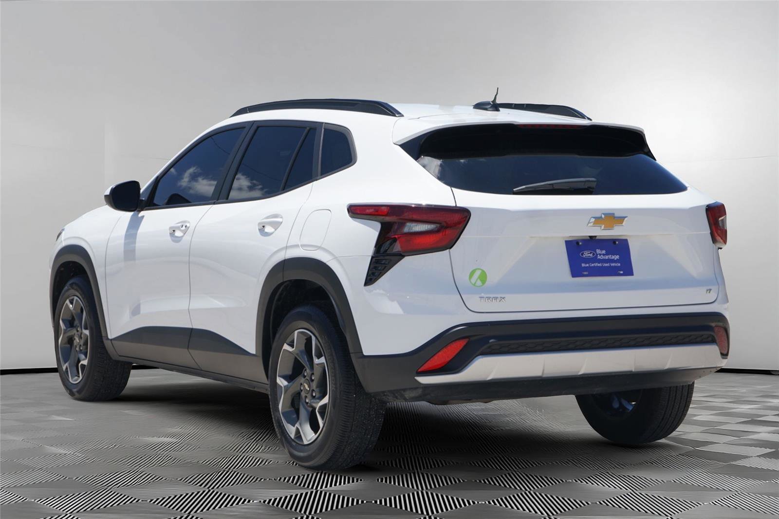 Used 2024 Chevrolet Trax LT FWD image 6