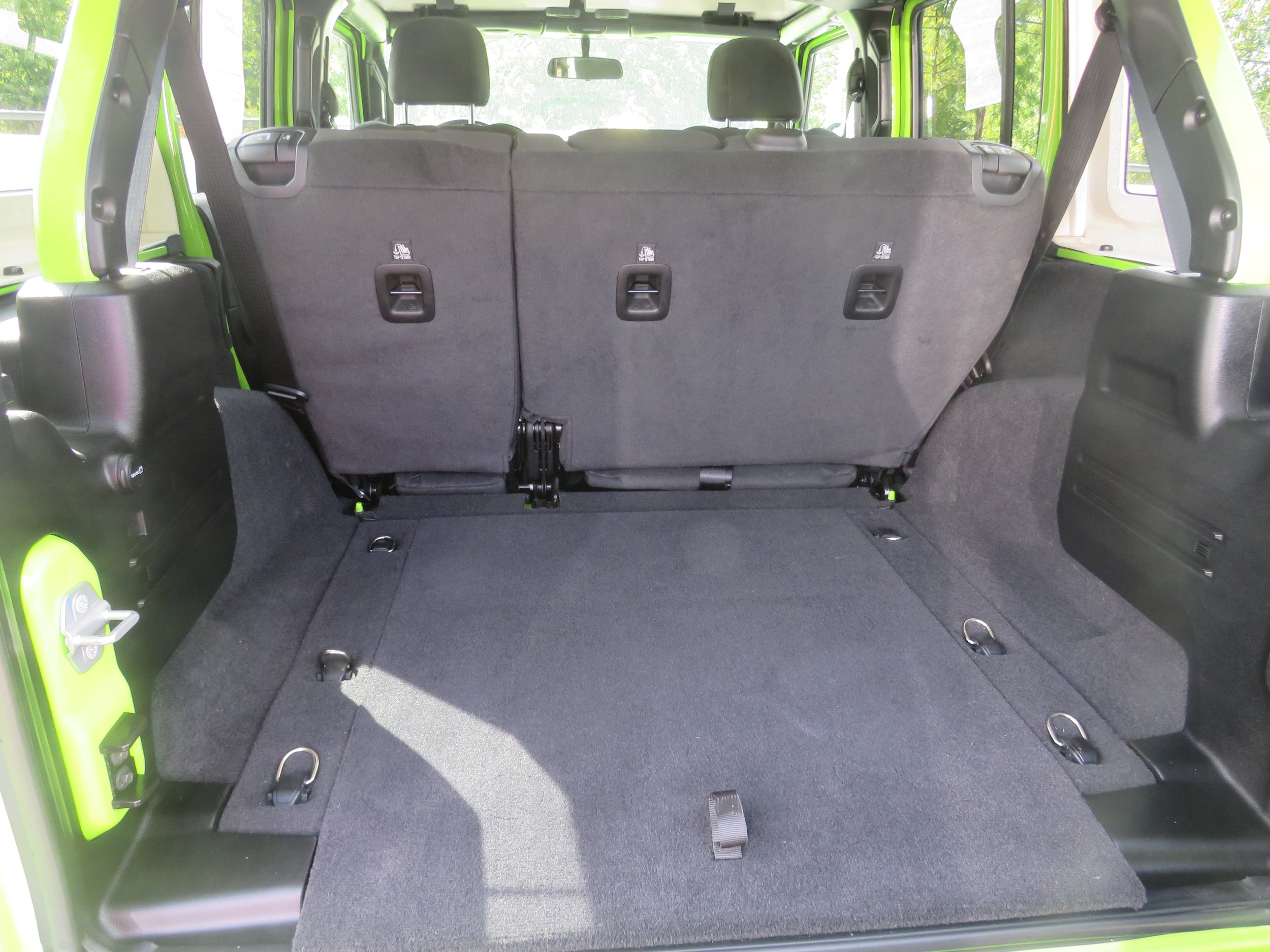Used 2021 Jeep Wrangler Unlimited Sahara AWD/4WD image 9