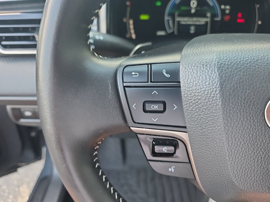 Certified 2025 Toyota Camry SE FWD image 17