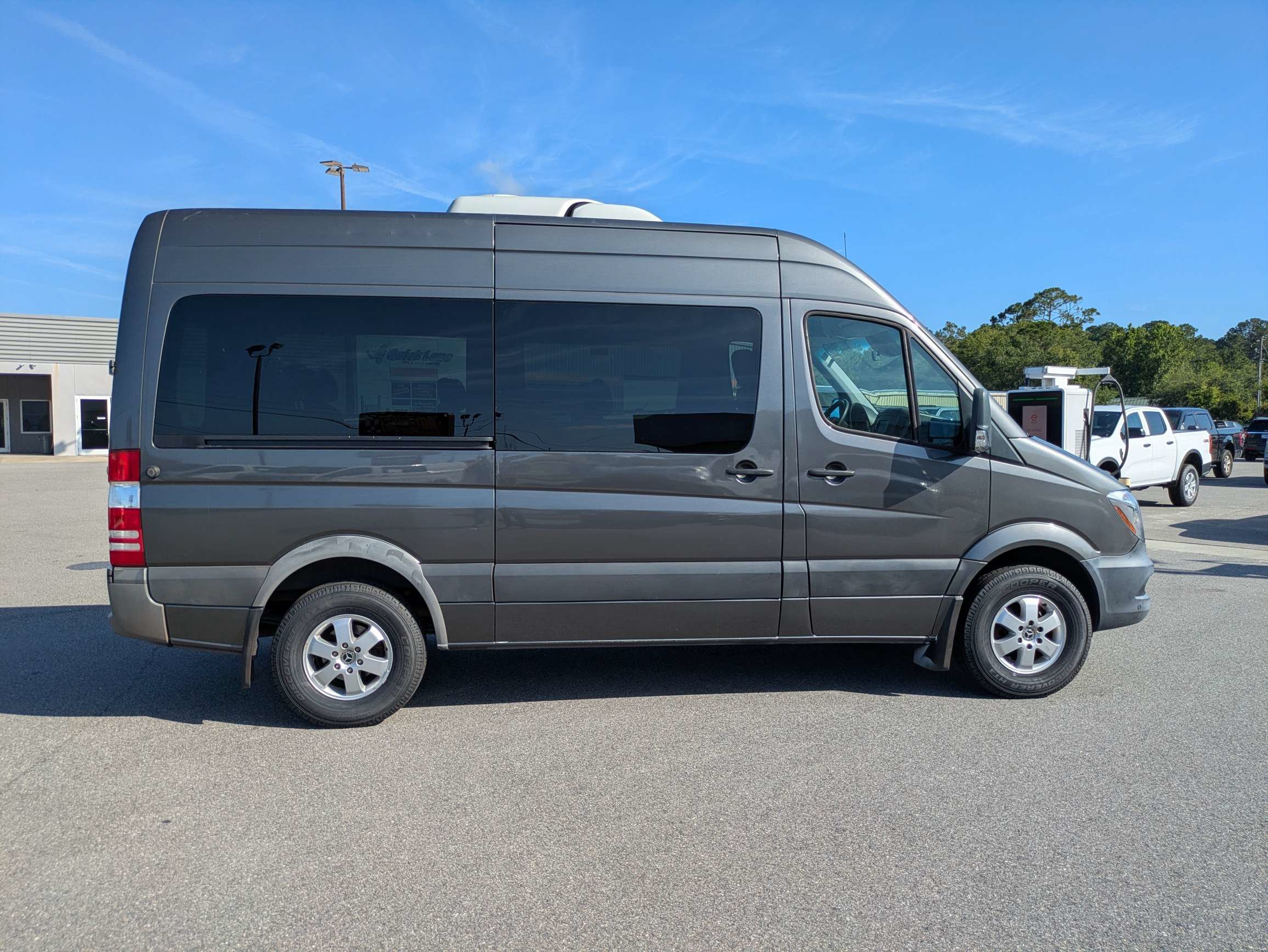 Used 2018 Mercedes-Benz Sprinter 2500 image 3