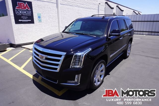 Used 2018 Cadillac Escalade Premium Luxury AWD/4WD image 46