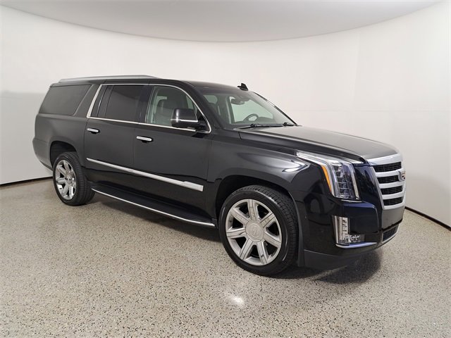Used 2020 Cadillac Escalade ESV Premium Luxury image 4