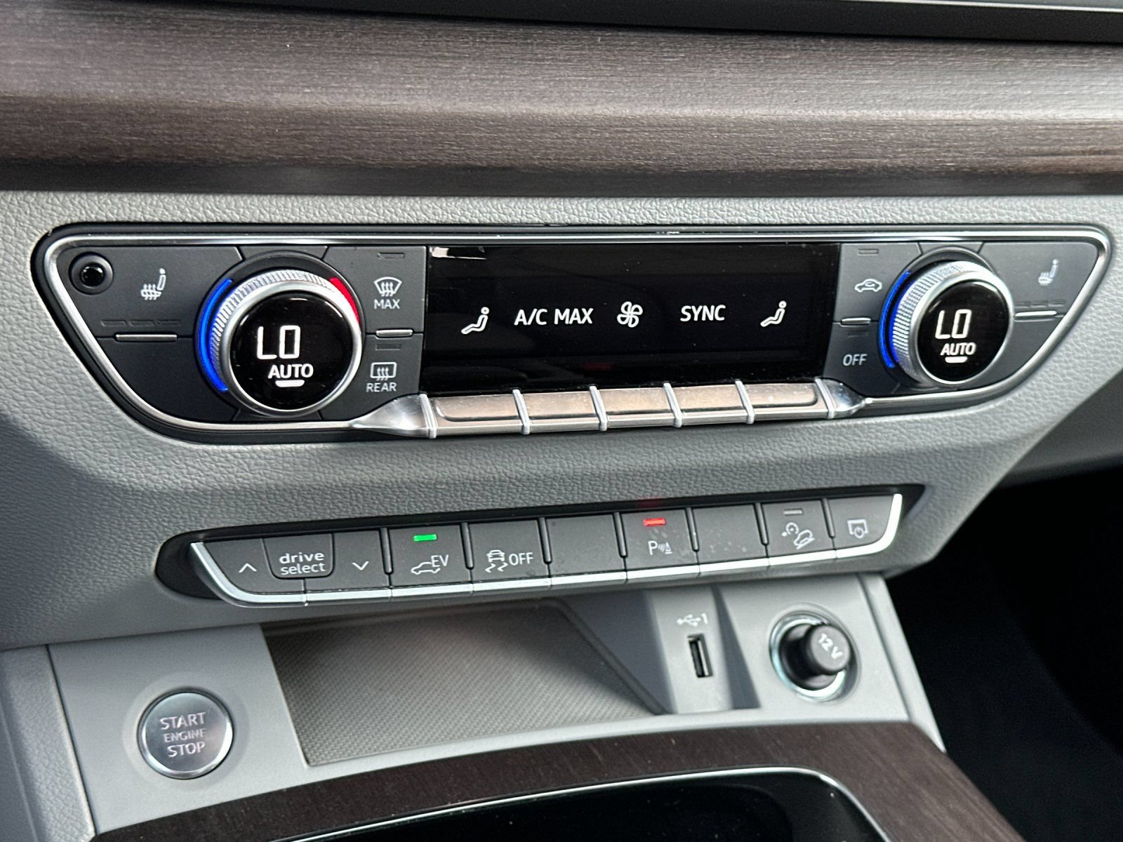 Used 2023 Audi Q5 e Premium w/ Convenience Package AWD/4WD image 22