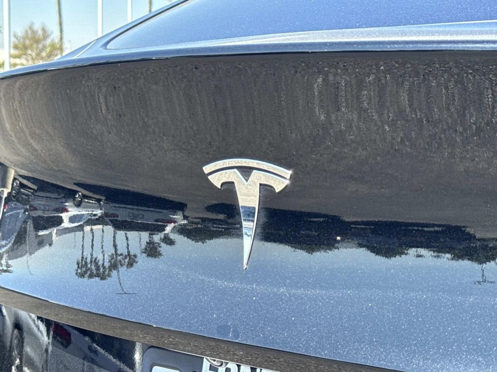 Used 2022 Tesla Model Y Long Range image 26