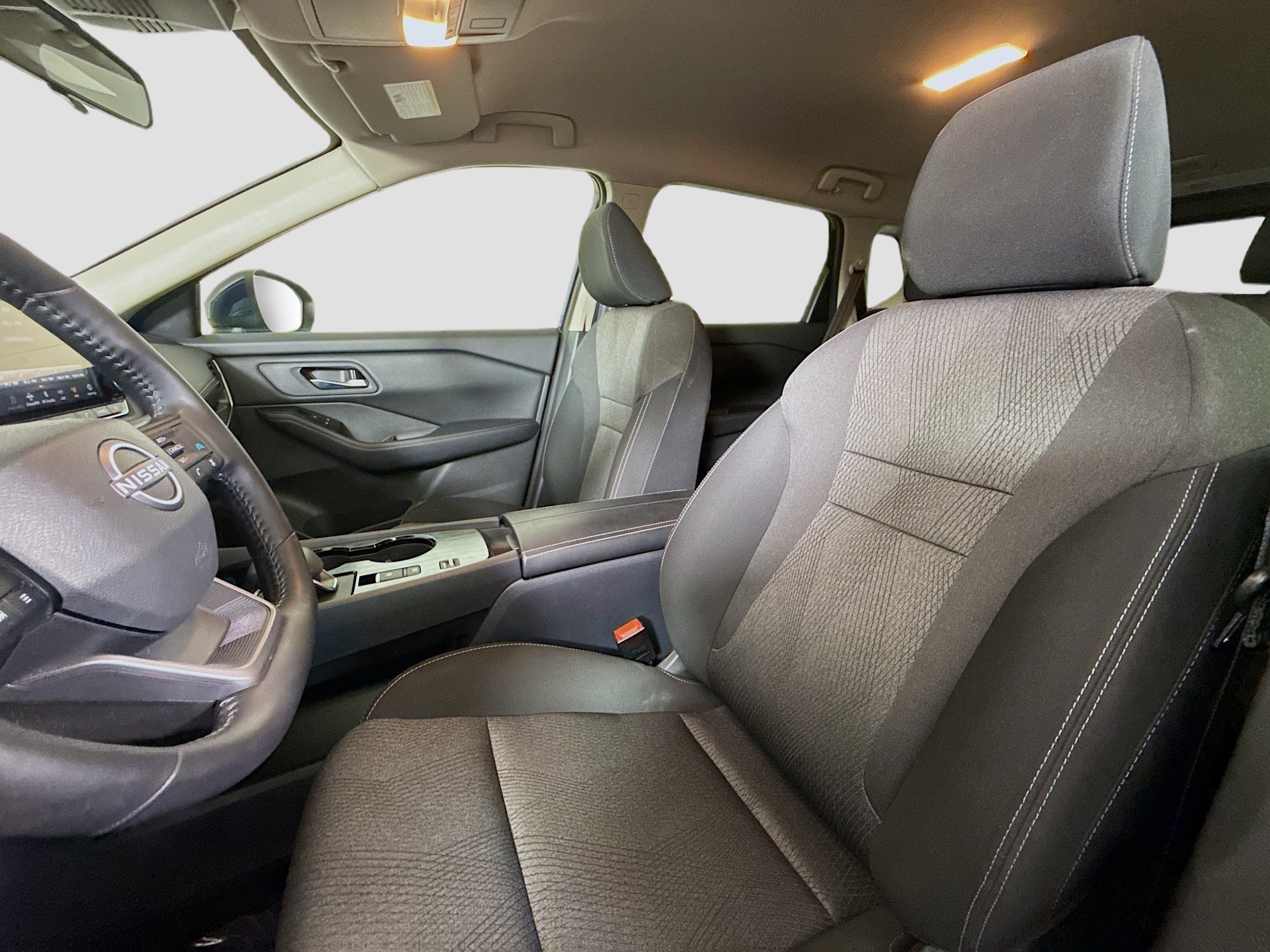 Used 2025 Nissan Rogue SV image 22