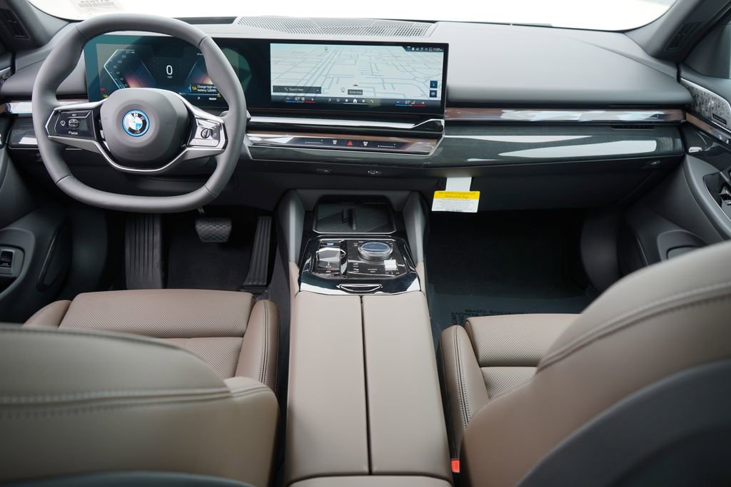 Used 2026 BMW i5 eDrive40 w/ Premium Package image 14