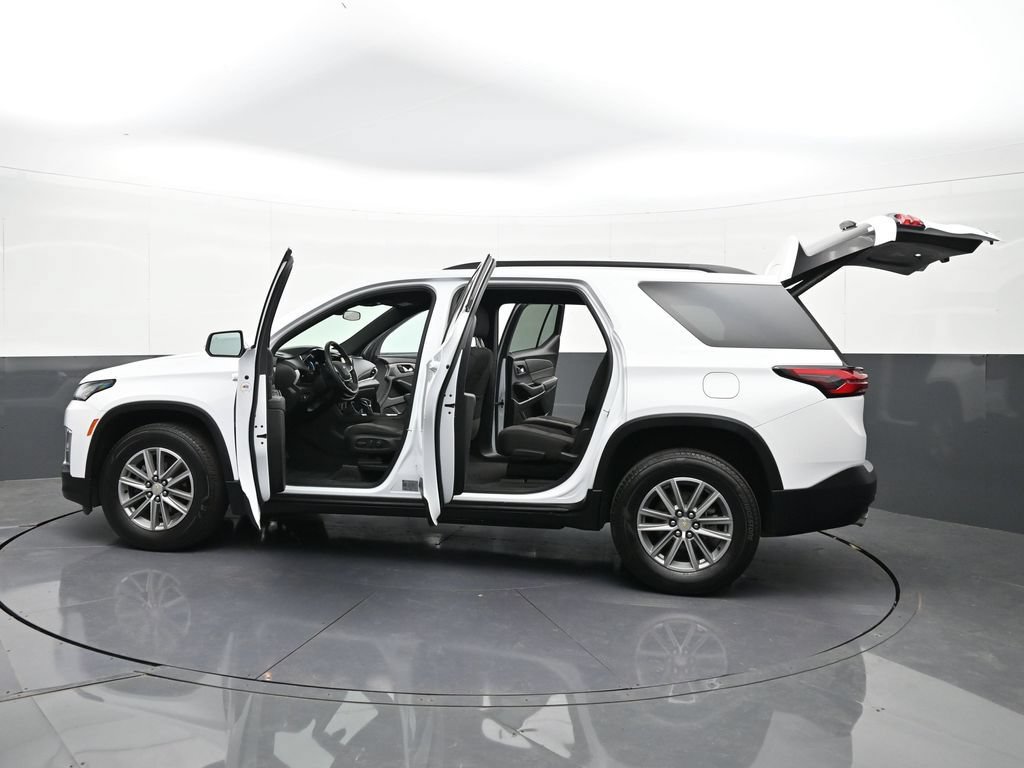 Used 2023 Chevrolet Traverse LT AWD/4WD image 41