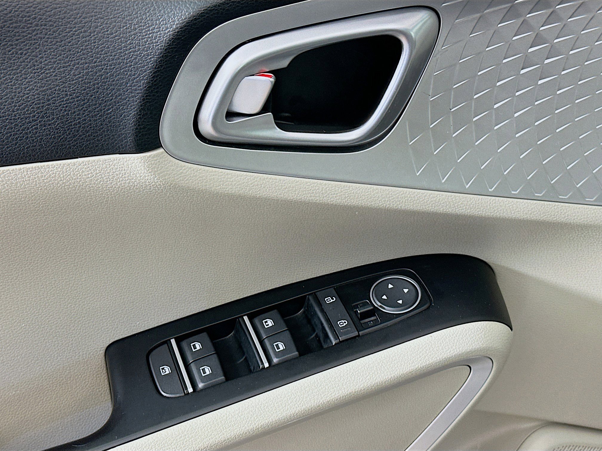 Used 2025 Kia Soul LX w/ LX Technology Package FWD image 15