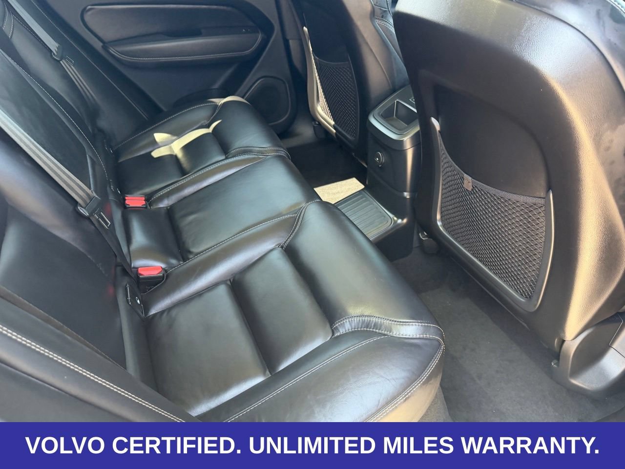 Certified 2024 Volvo XC60 T8 Ultimate w/ Protection Package Premier AWD/4WD image 34