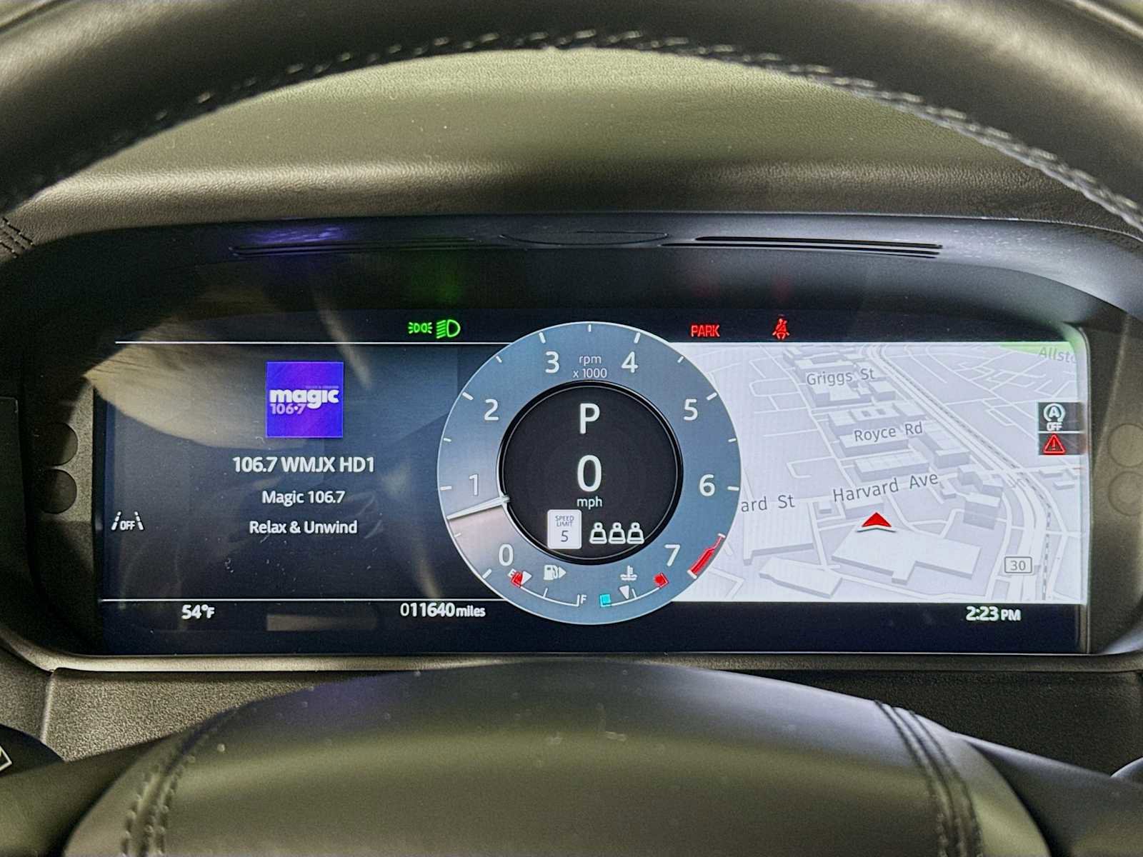 Used 2026 Land Rover Range Rover Velar Dynamic SE image 12