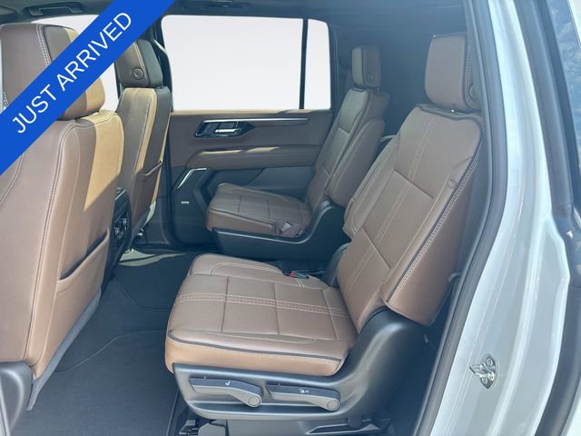 New 2026 Chevrolet Suburban High Country w/ Sun And Tow Package AWD/4WD image 23