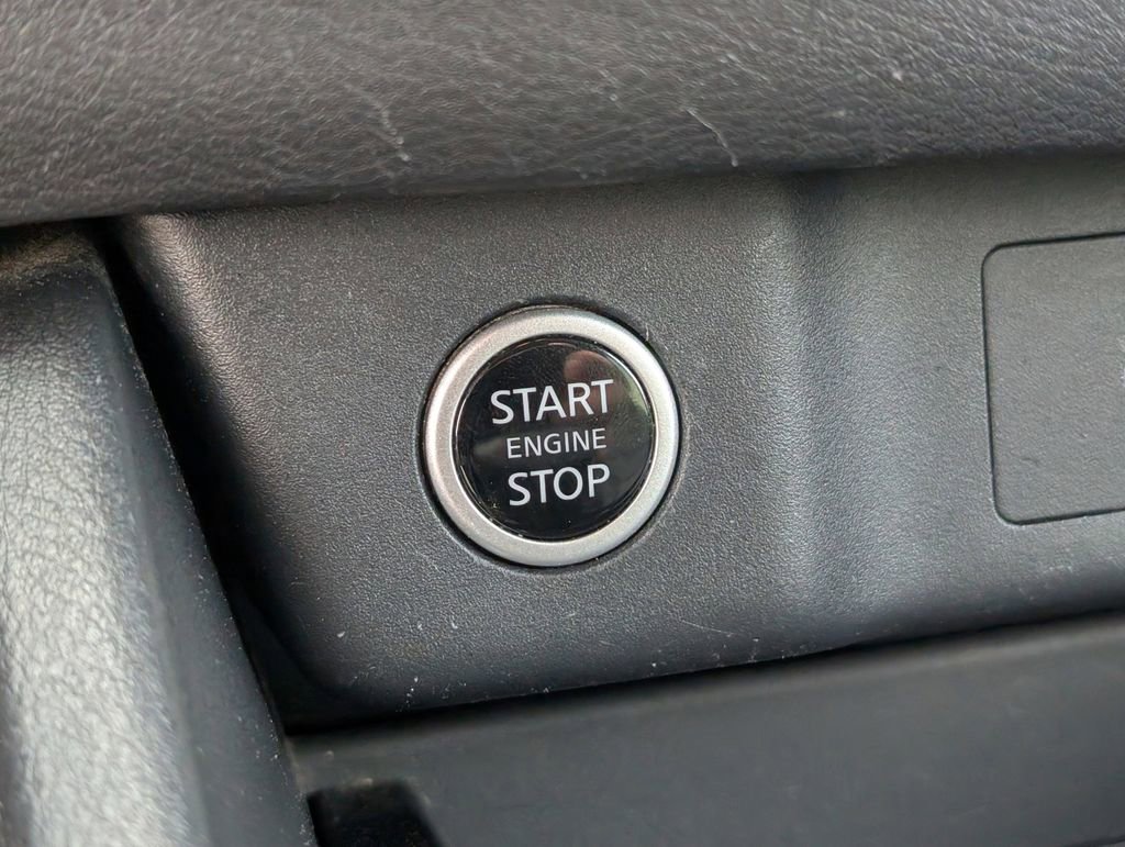 Used 2023 Nissan Rogue SV FWD image 28