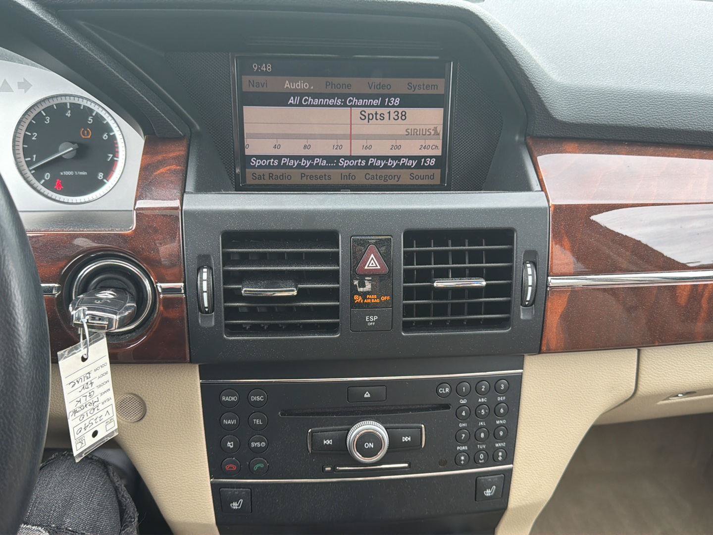 Used 2010 Mercedes-Benz GLK 350 4MATIC image 16