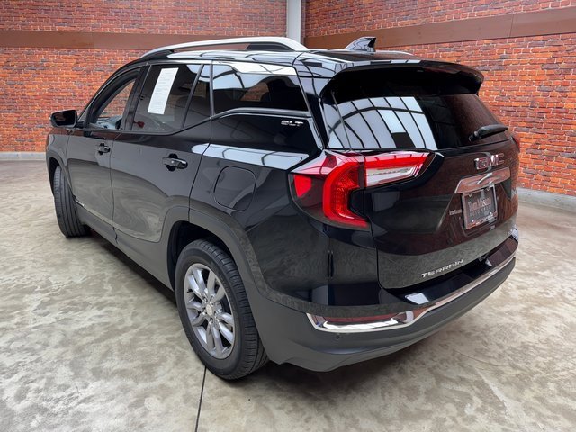 Used 2022 GMC Terrain SLT w/ Tech Package image 3