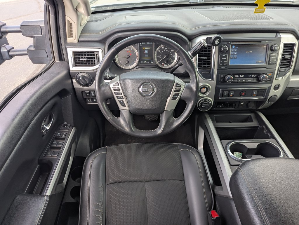 Used 2017 Nissan Titan PRO-4X AWD/4WD image 30