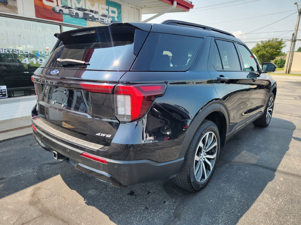 Used 2025 Ford Explorer ST-Line AWD/4WD image 3