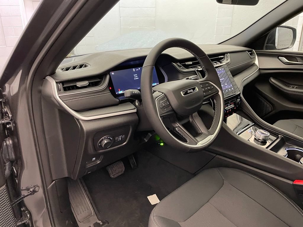 New 2026 Jeep Grand Cherokee Laredo X AWD/4WD image 14