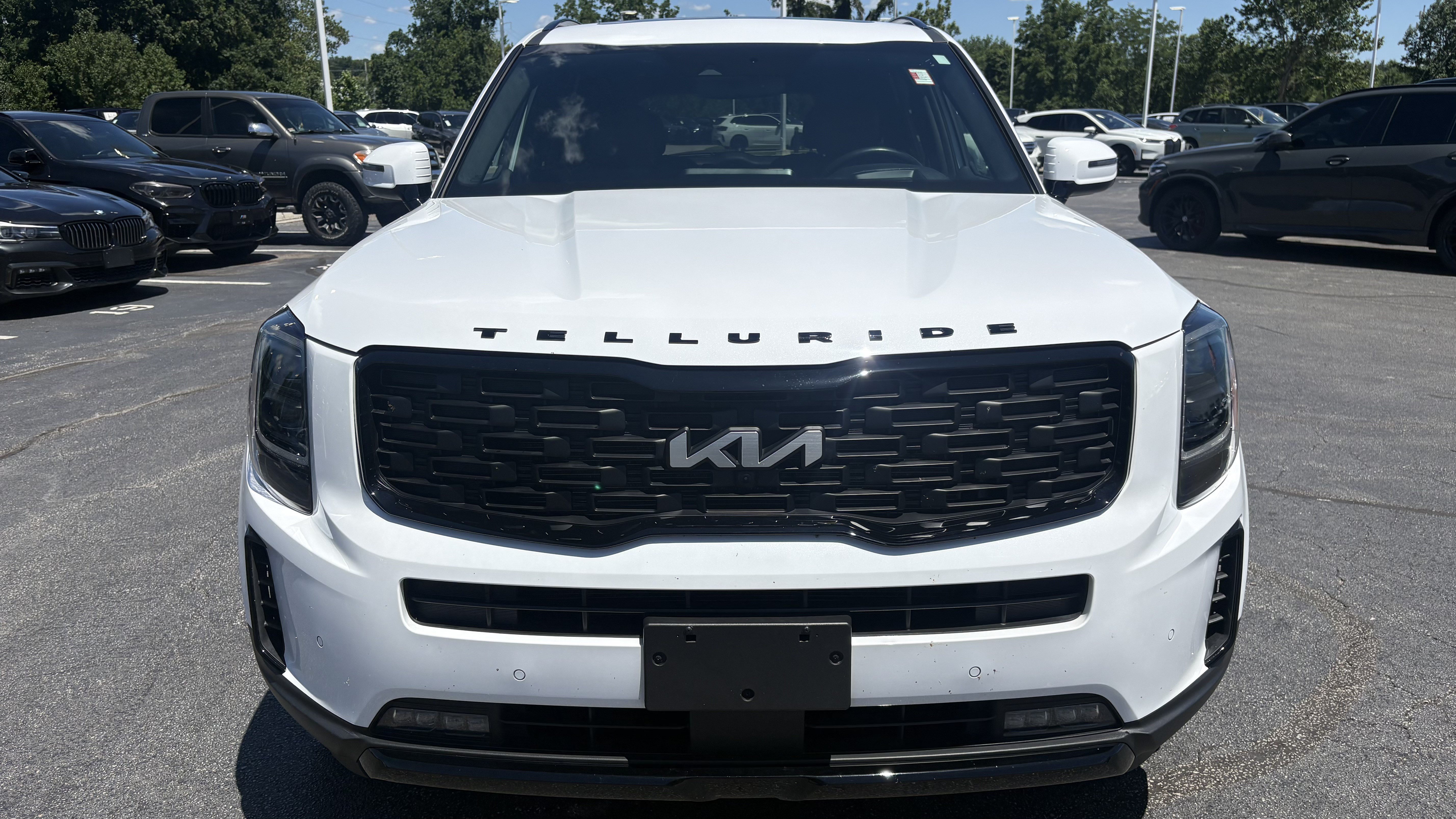 Used 2022 Kia Telluride SX w/ SX Prestige Package AWD/4WD image 3