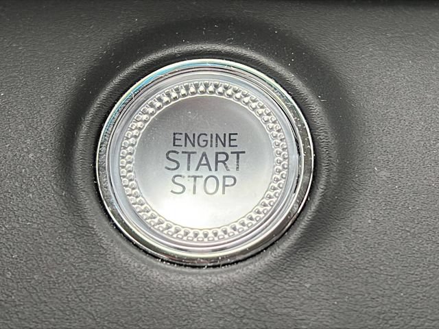 Certified 2025 Genesis GV70 2.5T AWD/4WD image 22