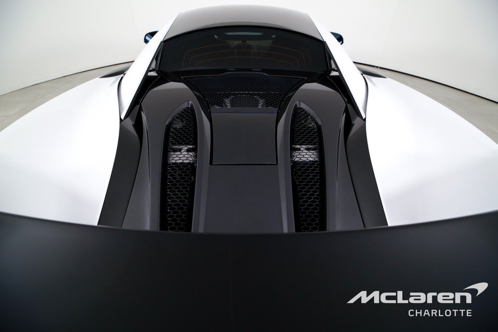 Used 2017 McLaren 570S Coupe RWD image 21