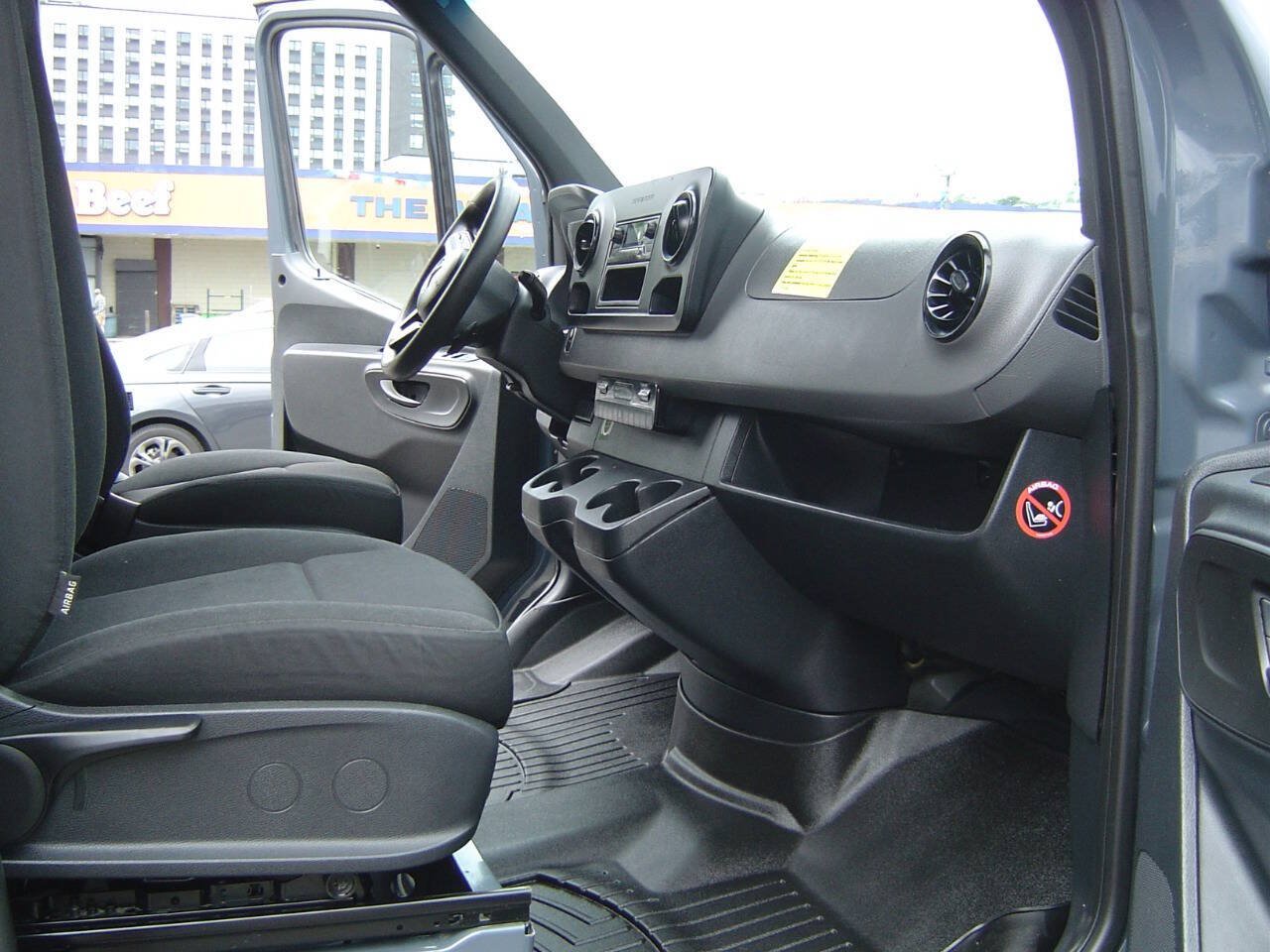 Used 2019 Mercedes-Benz Sprinter 144 image 8