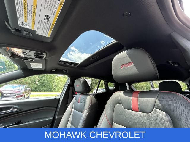 Used 2025 Chevrolet Trax RS w/ Sunroof Package FWD image 18