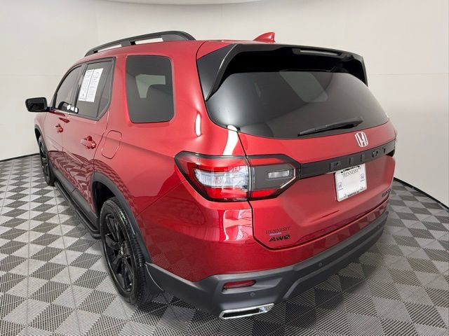 Used 2025 Honda Pilot Black Edition image 4