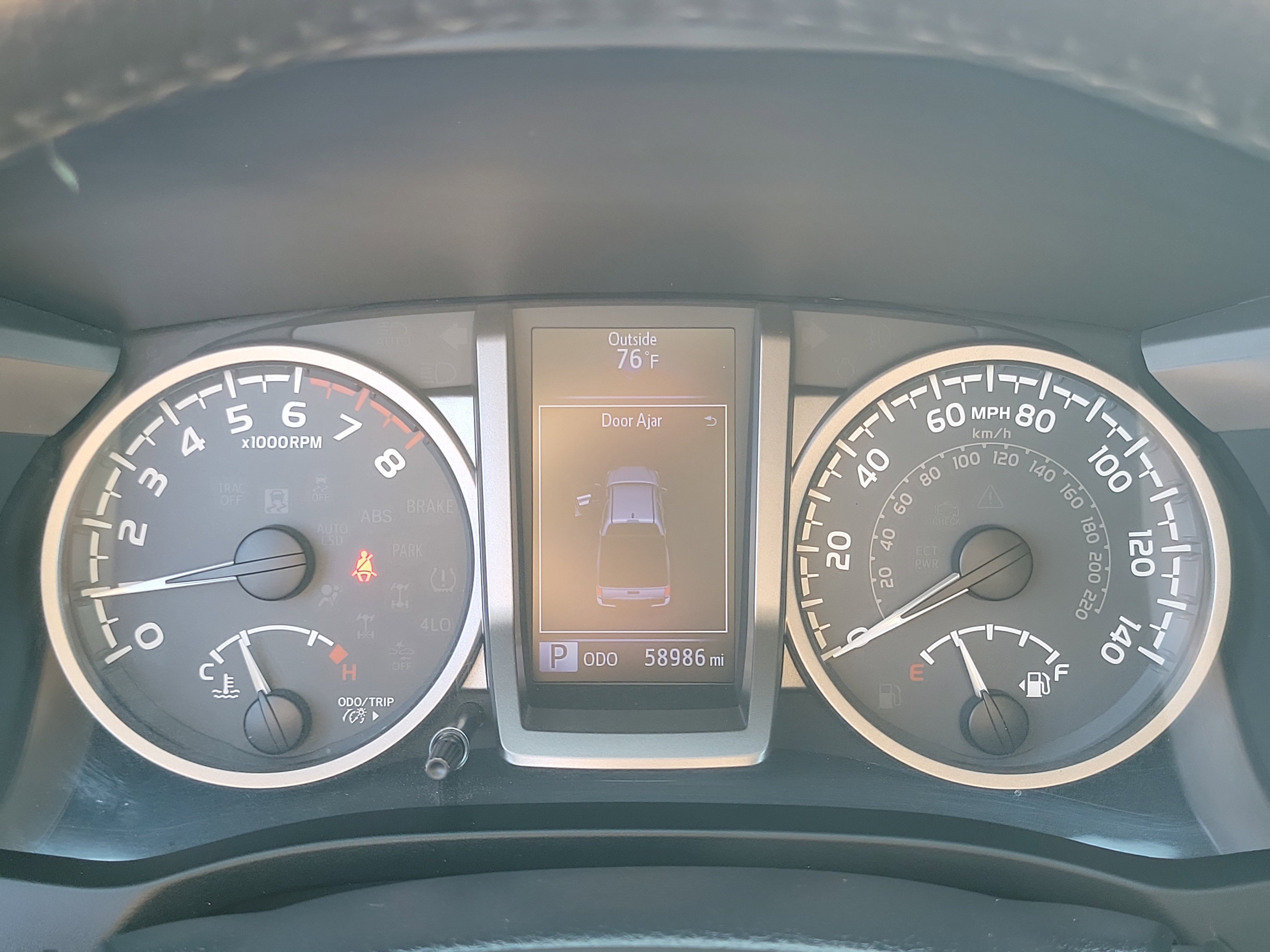 Used 2018 Toyota Tacoma SR5 RWD image 9