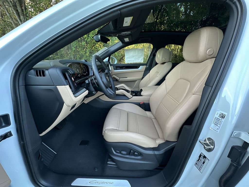 Used 2026 Porsche Cayenne Coupe AWD/4WD image 7
