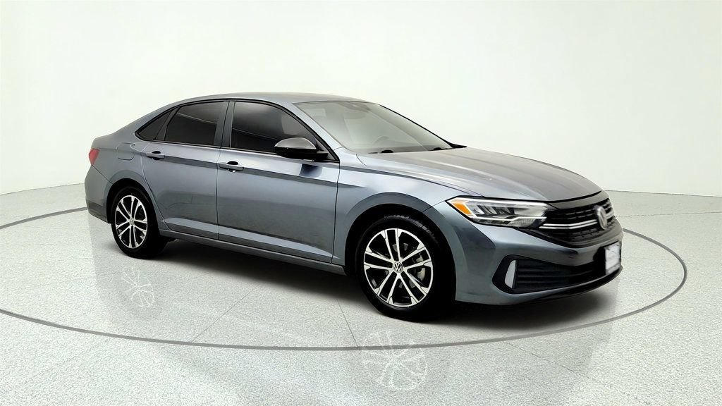 Used 2024 Volkswagen Jetta Sport FWD image 3