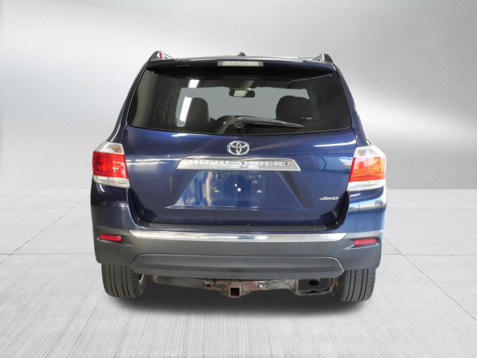Used 2012 Toyota Highlander Limited w/ Tow Pkg AWD/4WD image 6