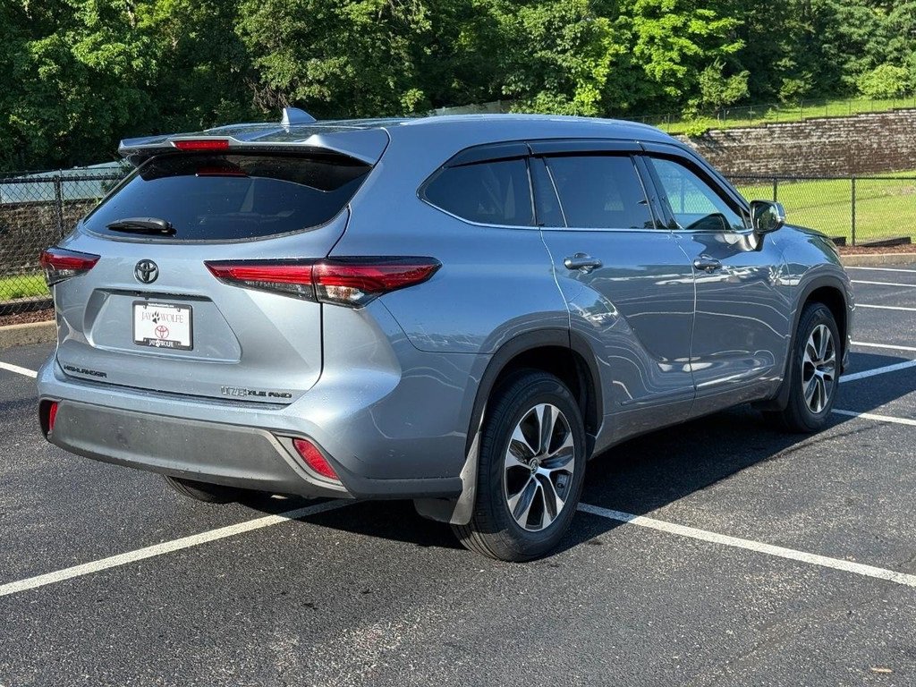 Certified 2022 Toyota Highlander XLE image 4