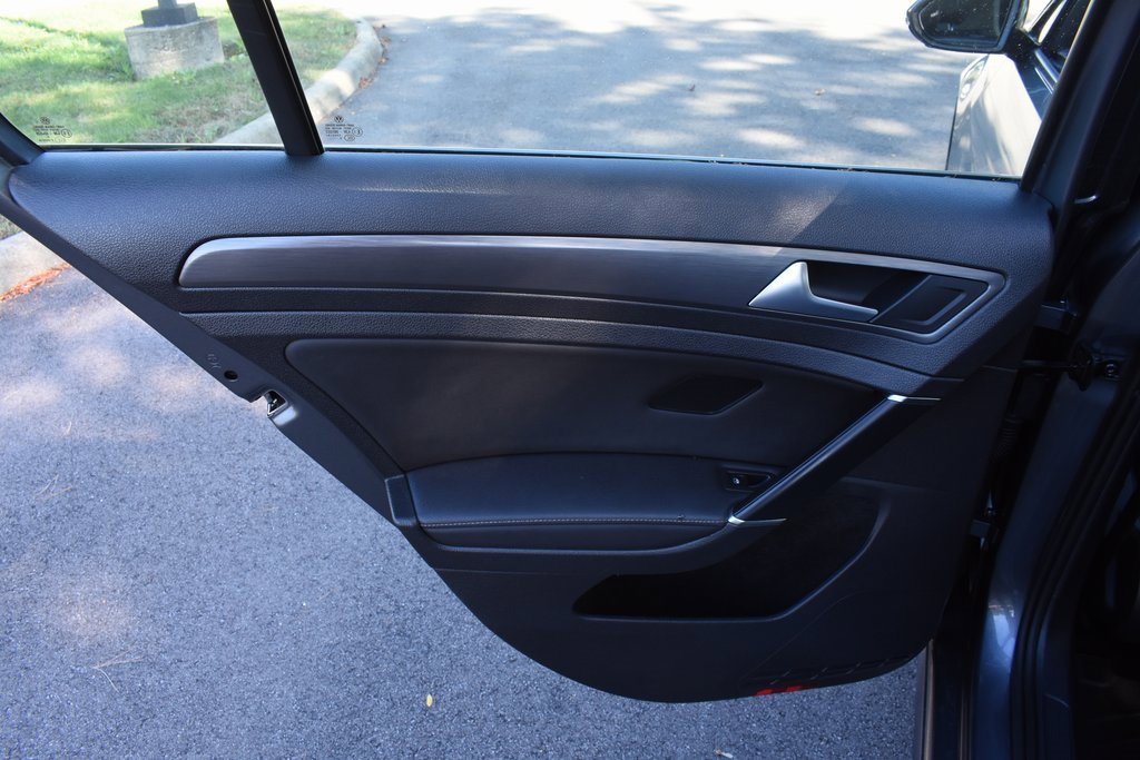 Used 2021 Volkswagen Golf 4-Door image 19