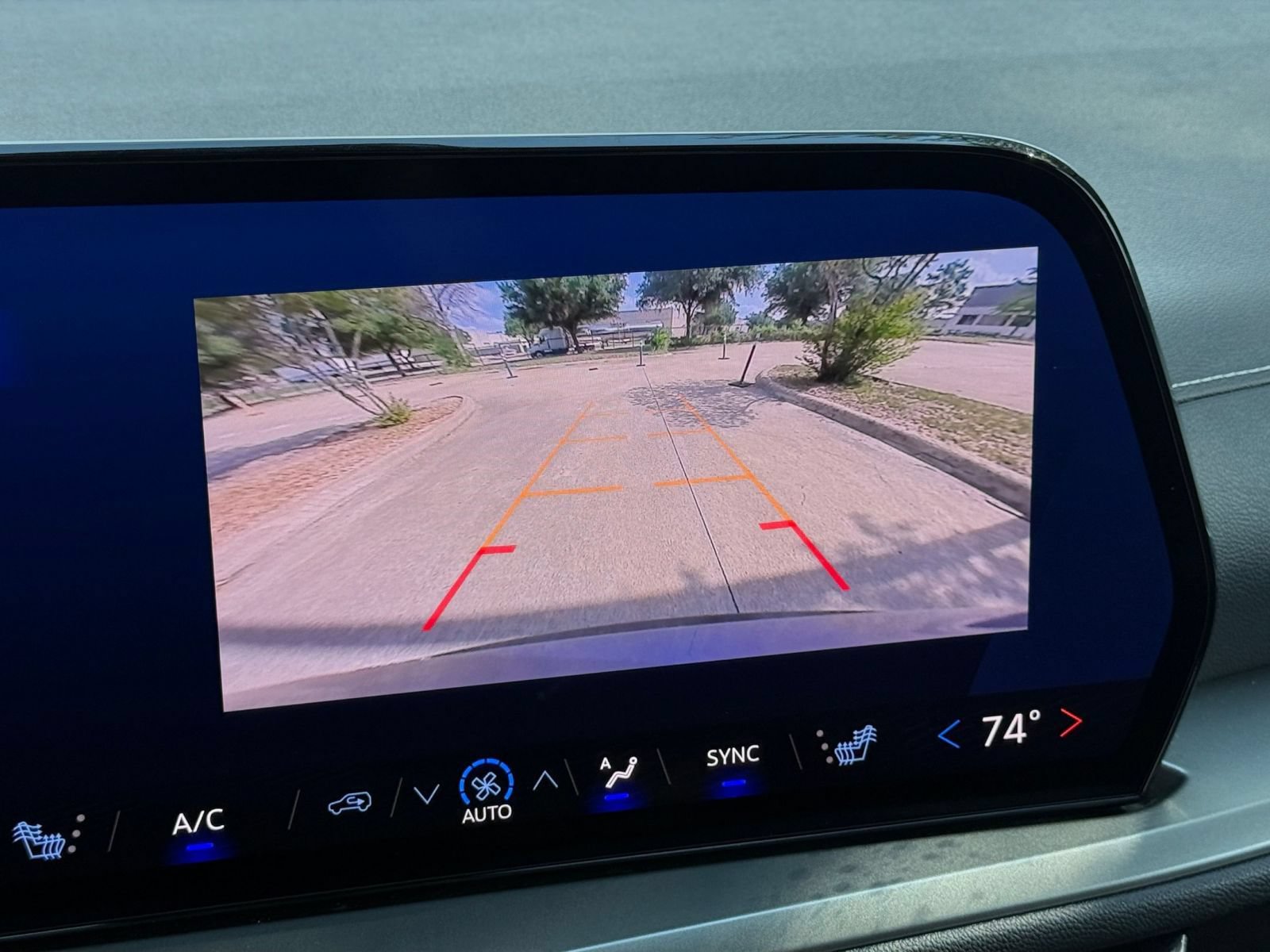 Used 2025 Chevrolet Traverse LT AWD/4WD image 27