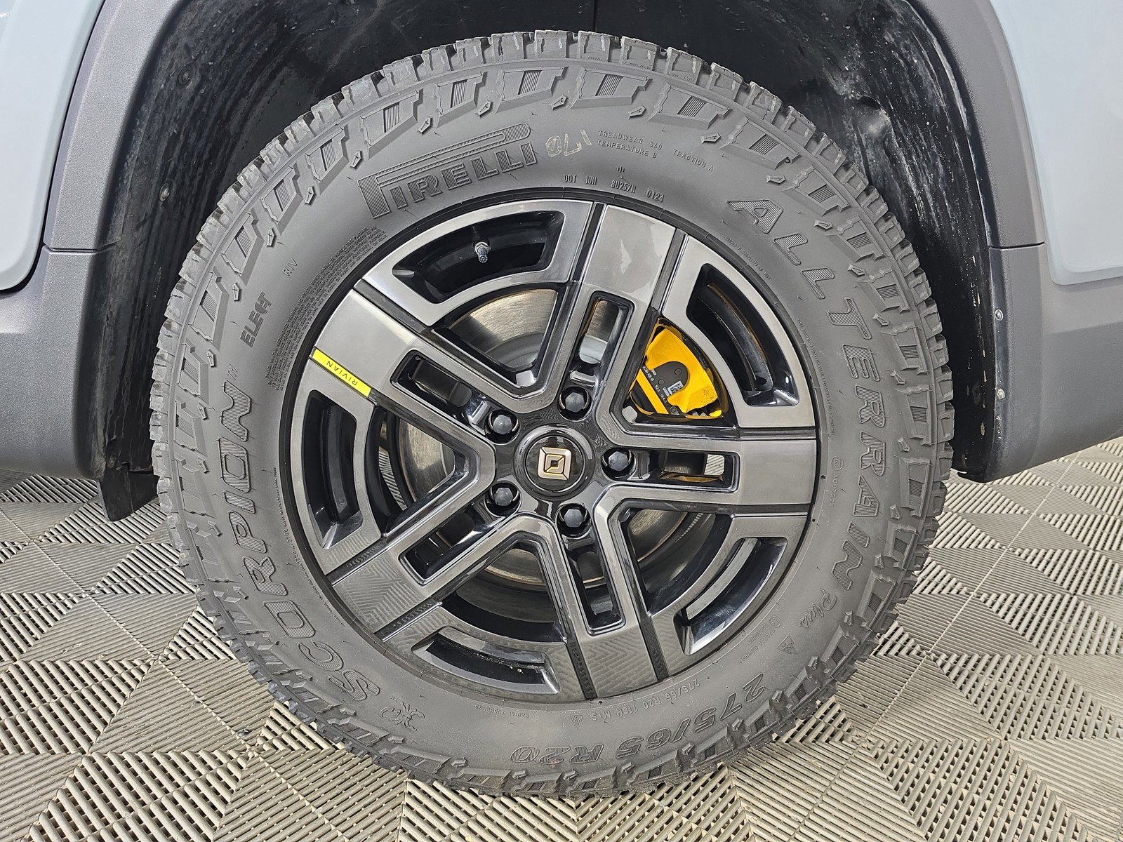 Used 2024 Rivian R1T Adventure AWD/4WD image 10